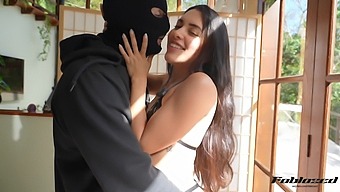 Brunette Beauty Demonstrates The Art Of Kissing In Hd Video