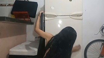 Amateur Stepsister Seeks Big Cock For Blowjob - Spanish Porn